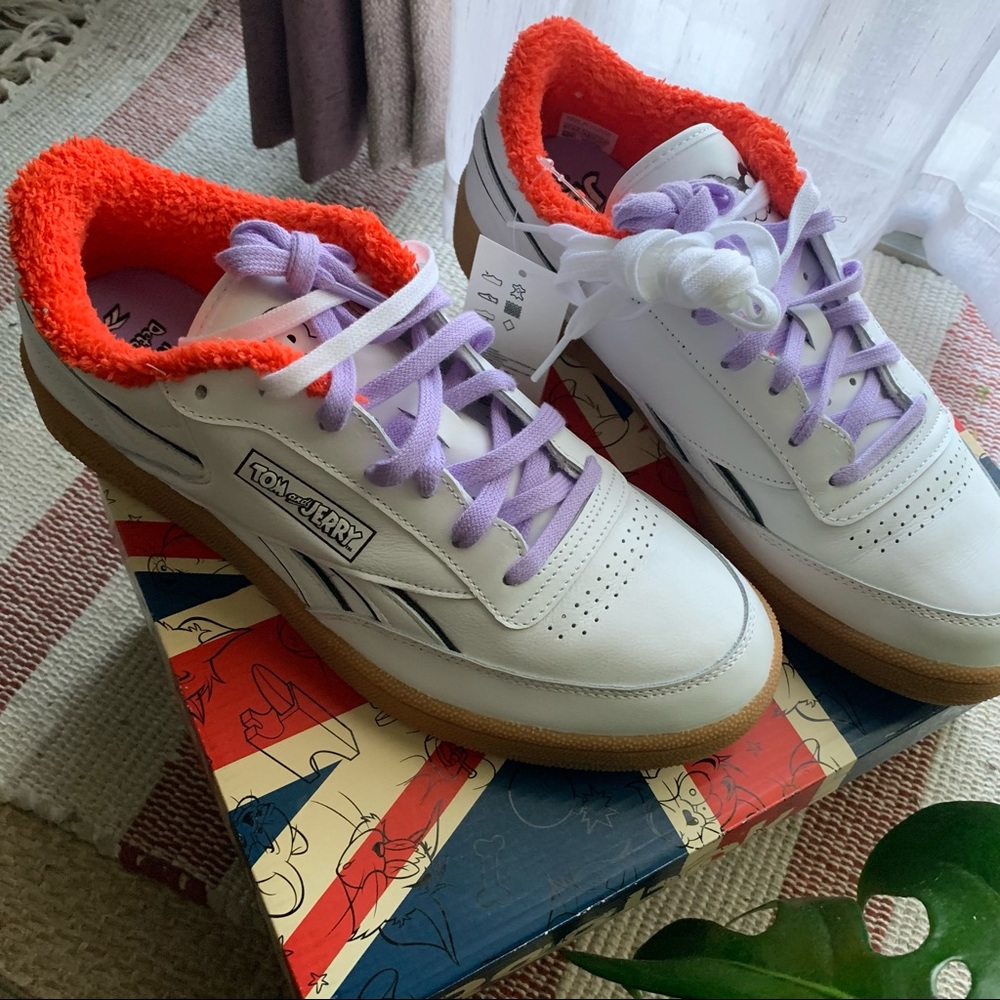 Reebok Mens Size 10.5 Droopy Tom and Jerry edition.